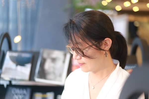 從深水掙扎到新生枝枒：萬華婦女的生命書寫